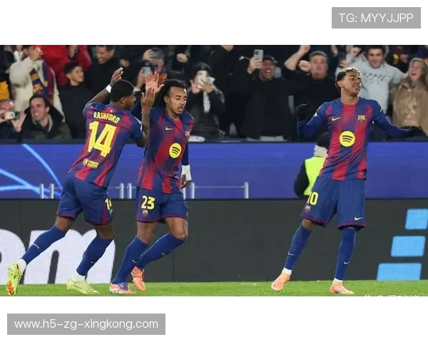 巴萨左侧细腻组合撕开防线，费明展现极高创造力