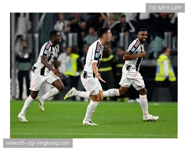 尤文抢断后二次进攻，麦肯尼顺势扫射破网